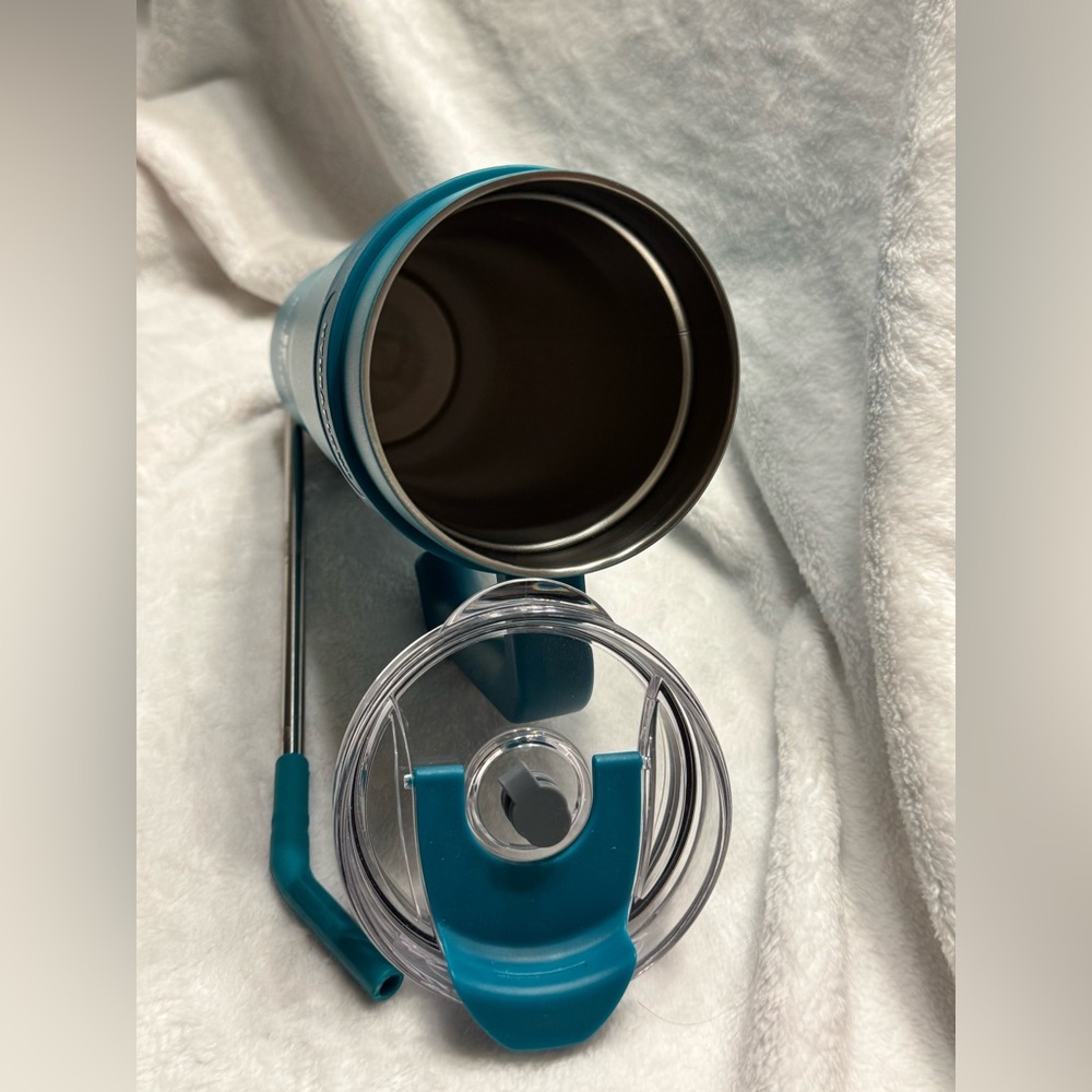 Hydraflow Teal Tumbler with Straw and Handle - Picture 3 of 4